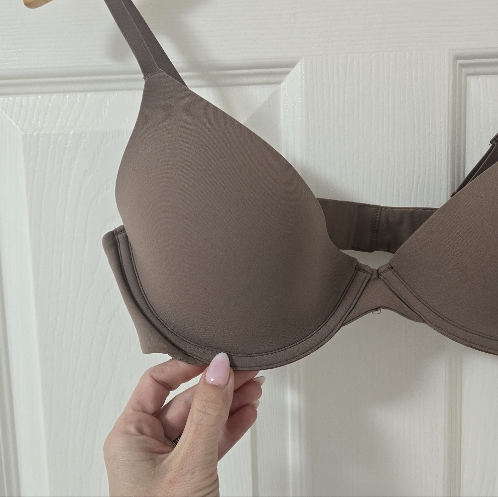 Skims Fits Everybody T-shirt Underwire Bra In Brown Size 36C - Picture 4 of 7